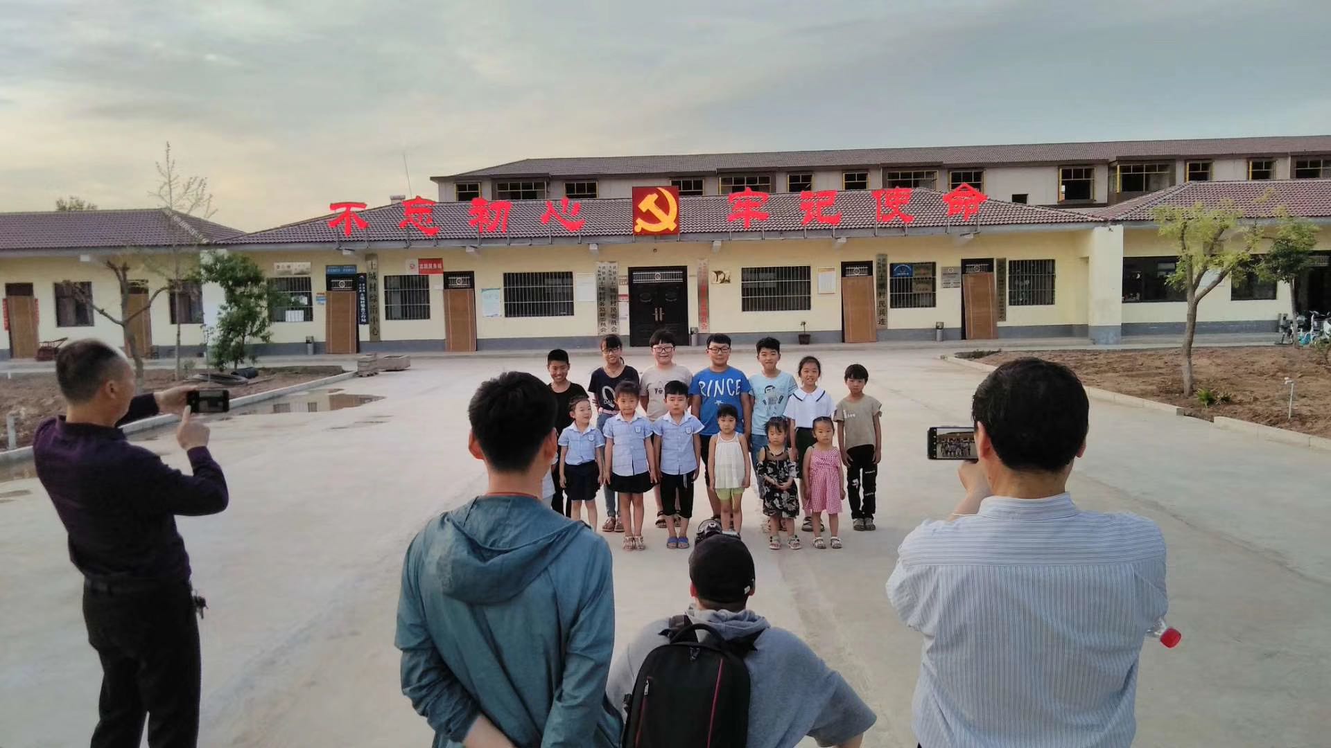 無論宣傳片、紀錄片還是黨建宣傳片——都可以來找菲力克影視聊一聊